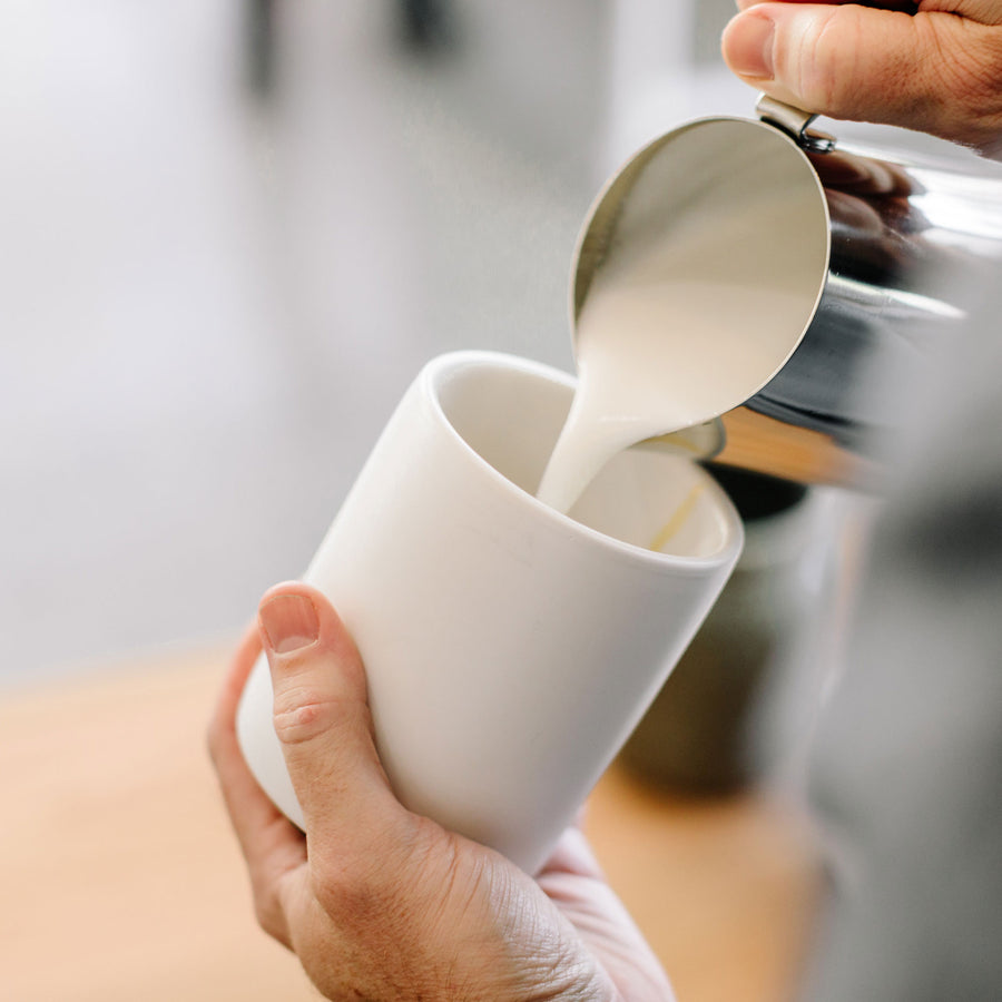 Matte White / Latte 11 oz - media